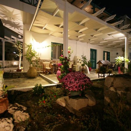 Seaside Apartments Adamantas Exterior photo