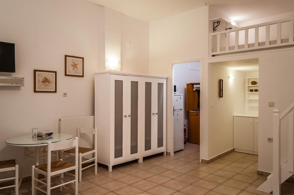 Seaside Apartments Adamantas Exterior photo