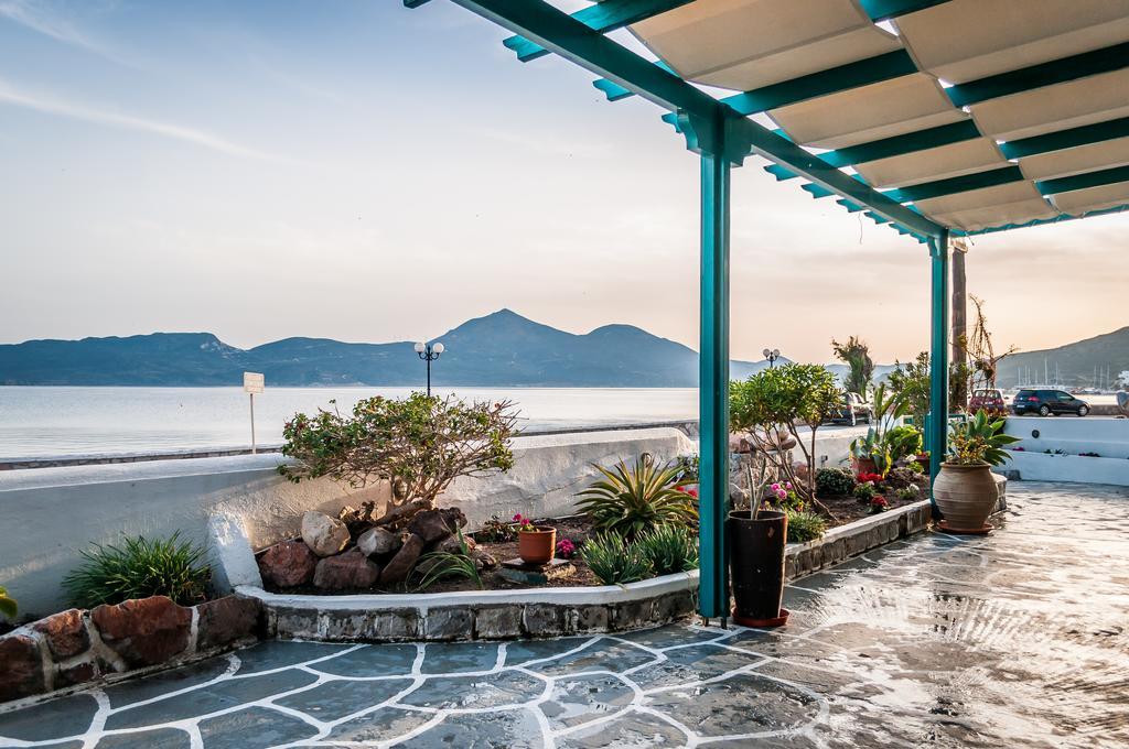 Seaside Apartments Adamantas Exterior photo