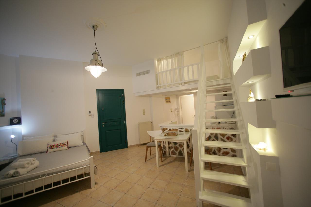 Seaside Apartments Adamantas Exterior photo