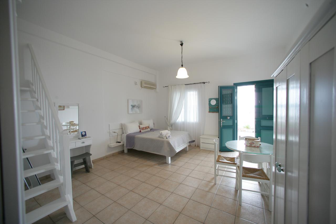 Seaside Apartments Adamantas Exterior photo
