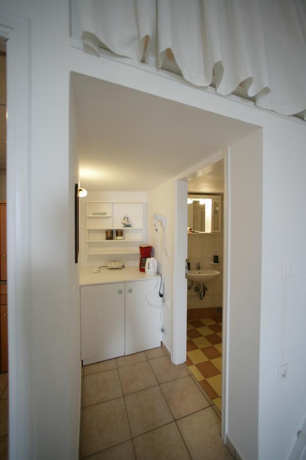 Seaside Apartments Adamantas Exterior photo