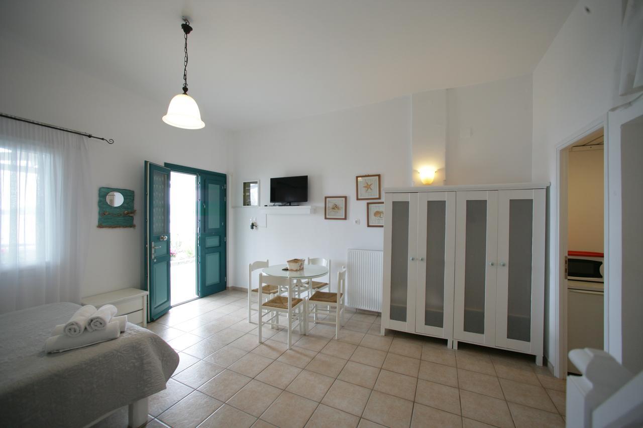 Seaside Apartments Adamantas Exterior photo